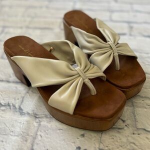 House of Harlow 1960 Glamming Ivory Leather Platform Sandals Wedge Heels